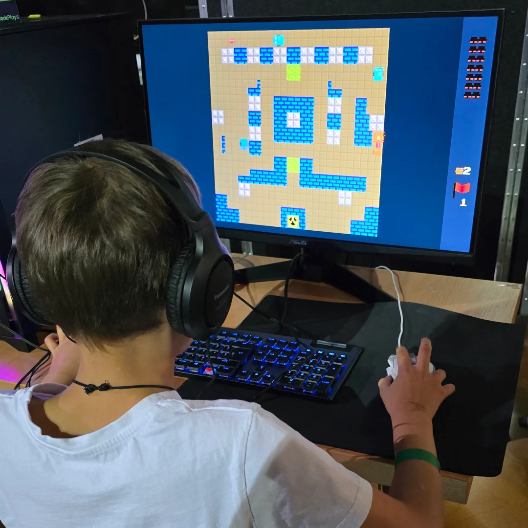 Gracz "Rumble In The Factory" na 36. MFKiG w Łodzi